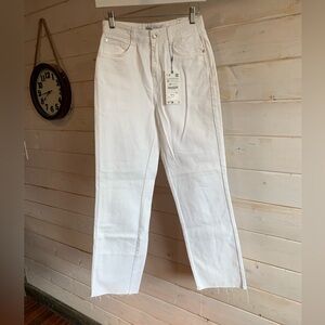 Zara | NWT White High Rise Mom Fit Jeans
